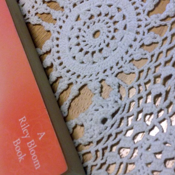 3 for $10 sale! Middle Grades ghost story - Shimmer, alyson noel - Picture 5 of 6